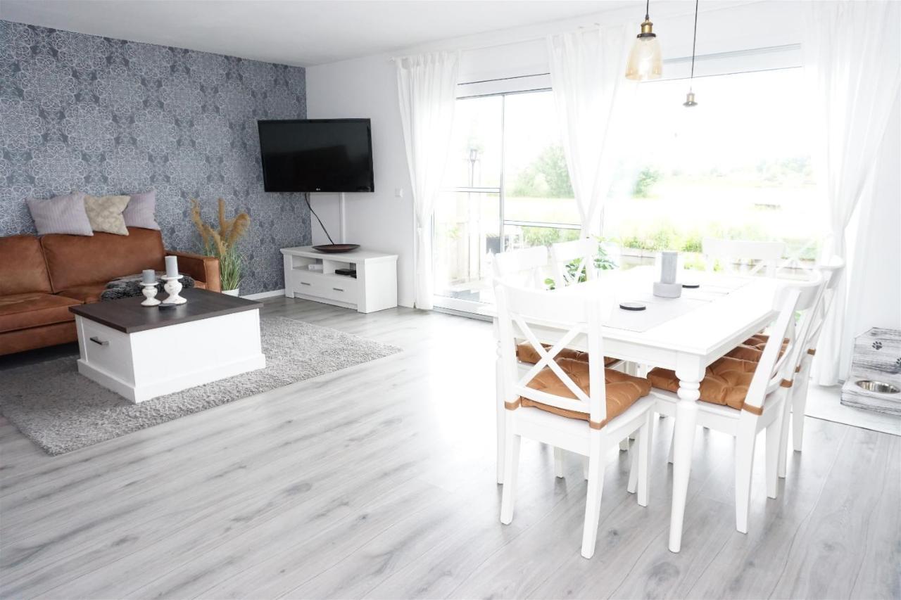 Ferienhaus Max Am Wasser Ferienpark Vislust Wervershoof Exterior photo